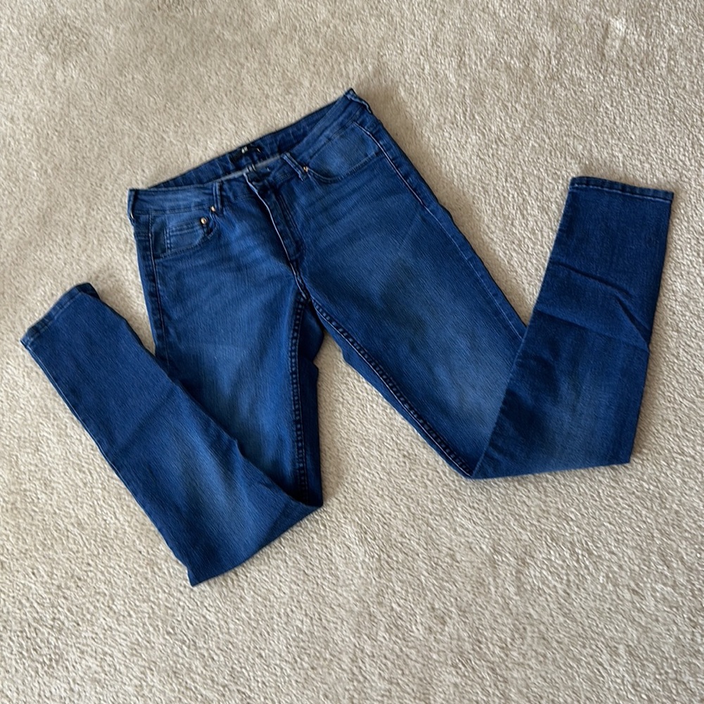 Medium Blue H&M Super Stretchy Skinny Jeans Size 10